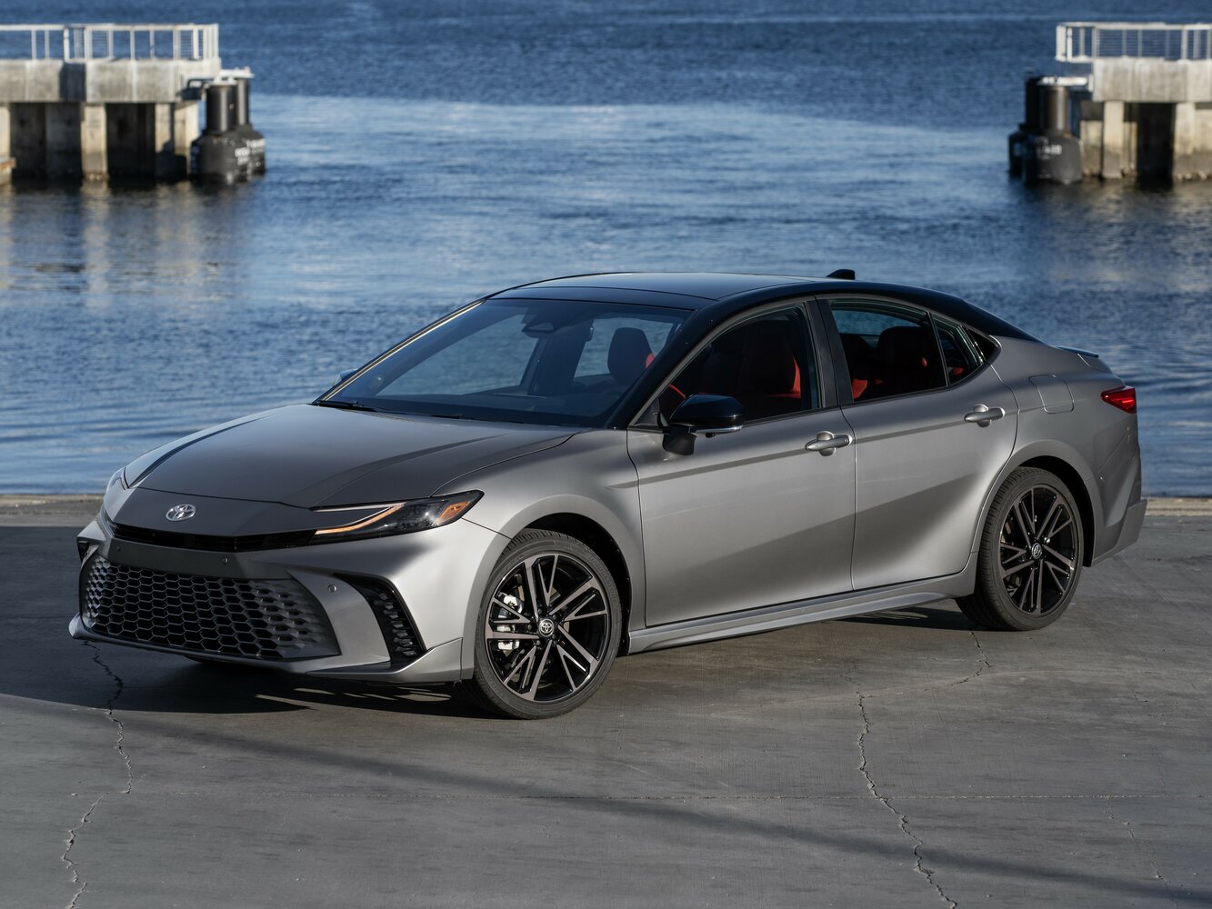Toyota Camry IX (2023-2026) - Седан