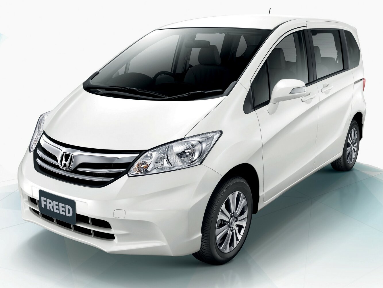 Honda Freed I (2008-2016) - Компактвэн