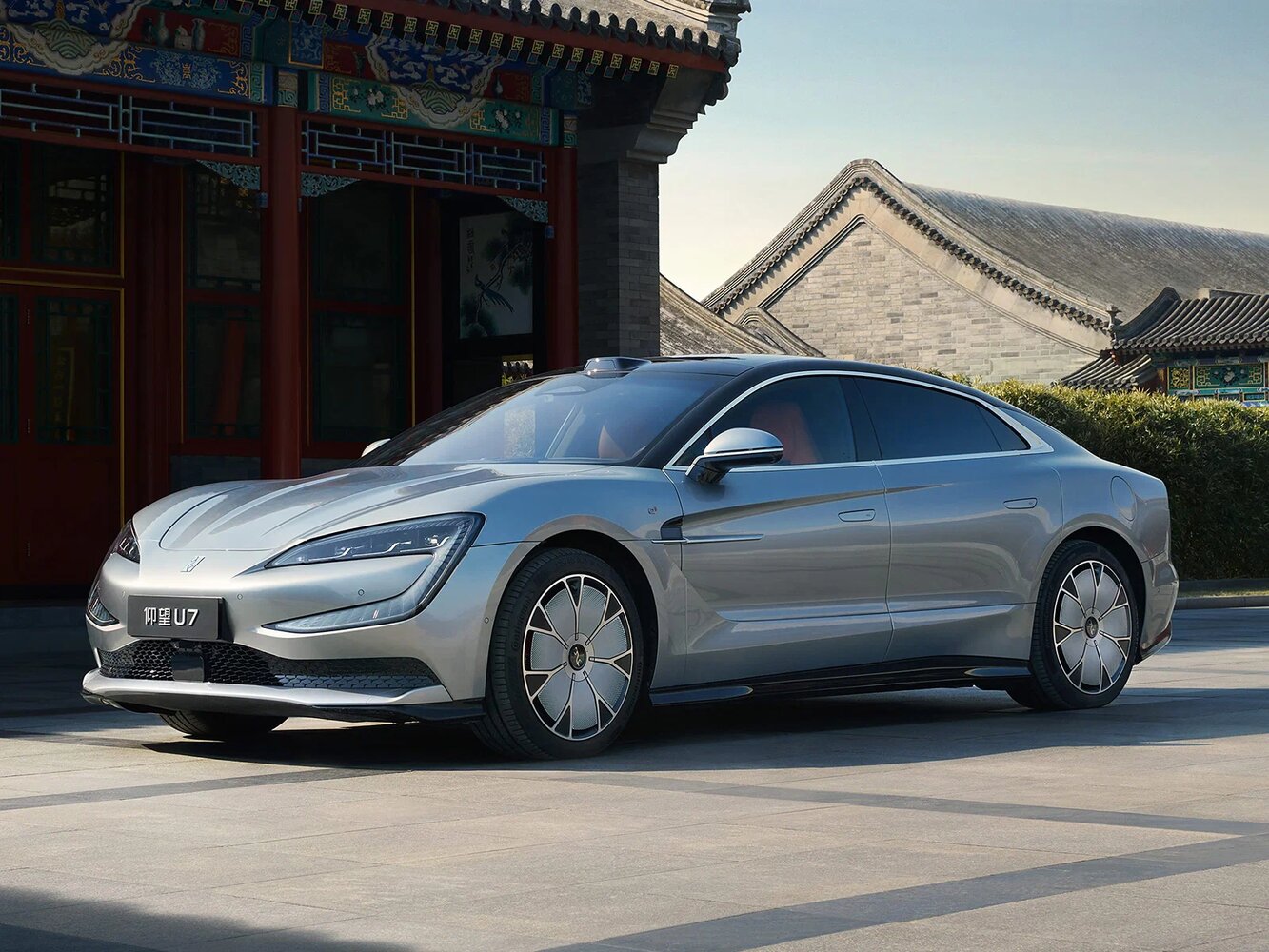 BYD Yangwang U7 I (2024-2026) - Седан
