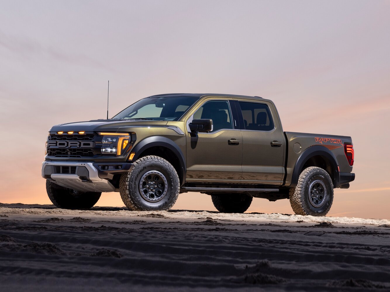 Ford F-150 XIV (2020-2026) - Пикап Двойная кабина Raptor SuperCrew