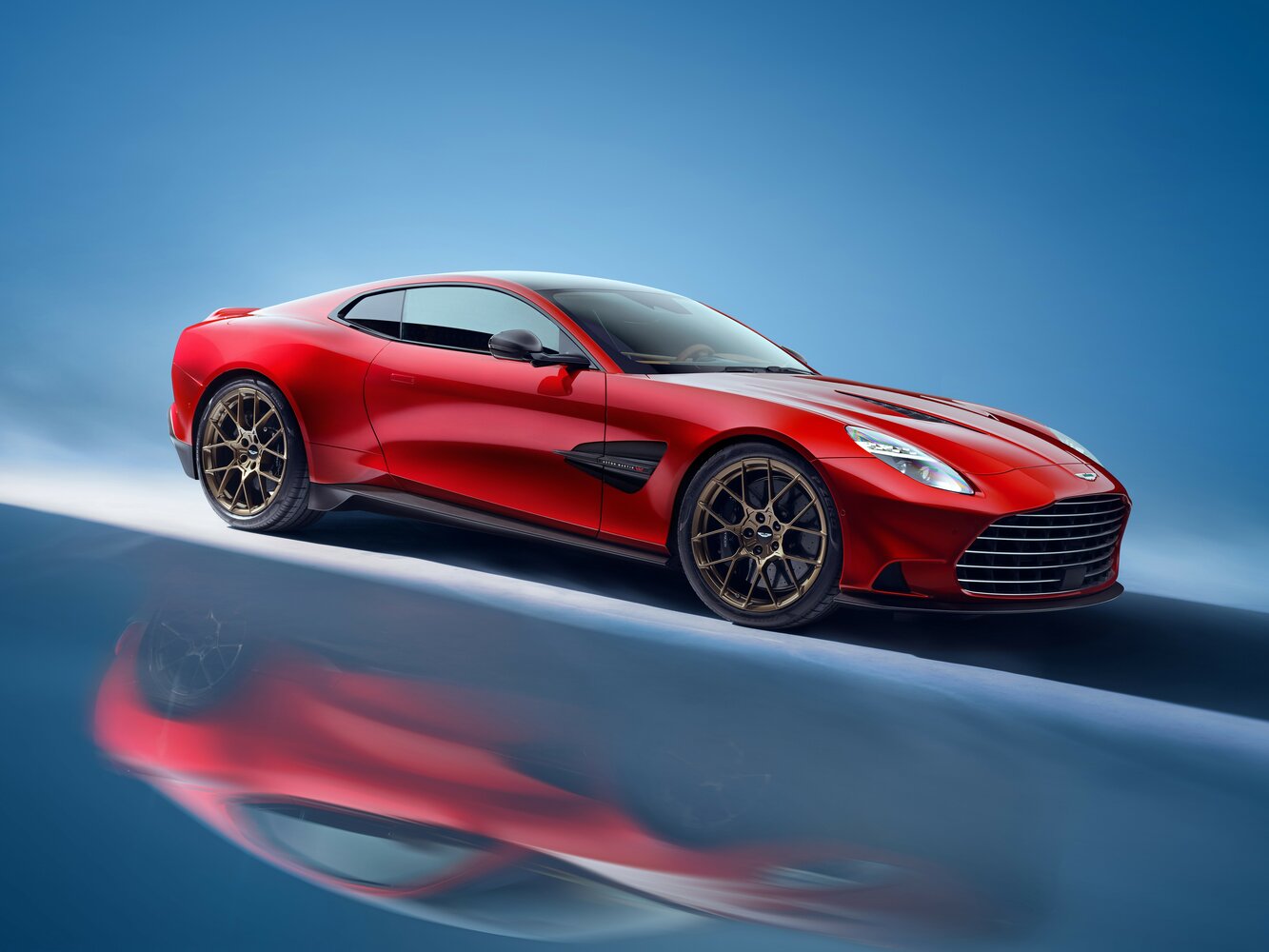 Aston Martin Vanquish III (2024-2026) - Купе
