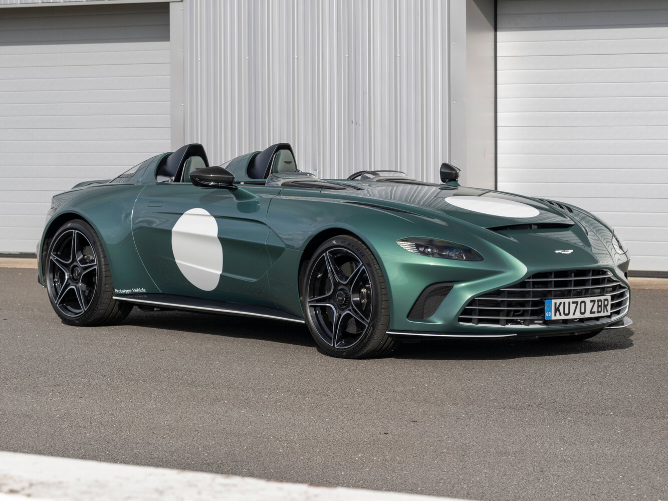 Aston Martin V12 Speedster I (2020-2022) - Спидстер