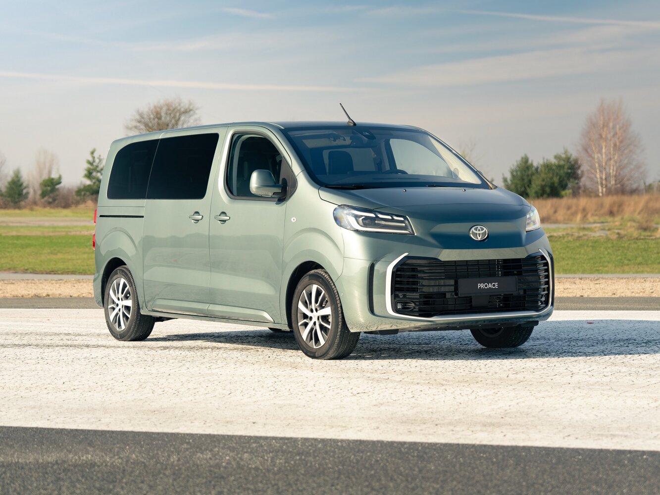 Toyota ProAce II (2016-2026) - Минивэн Verso L1