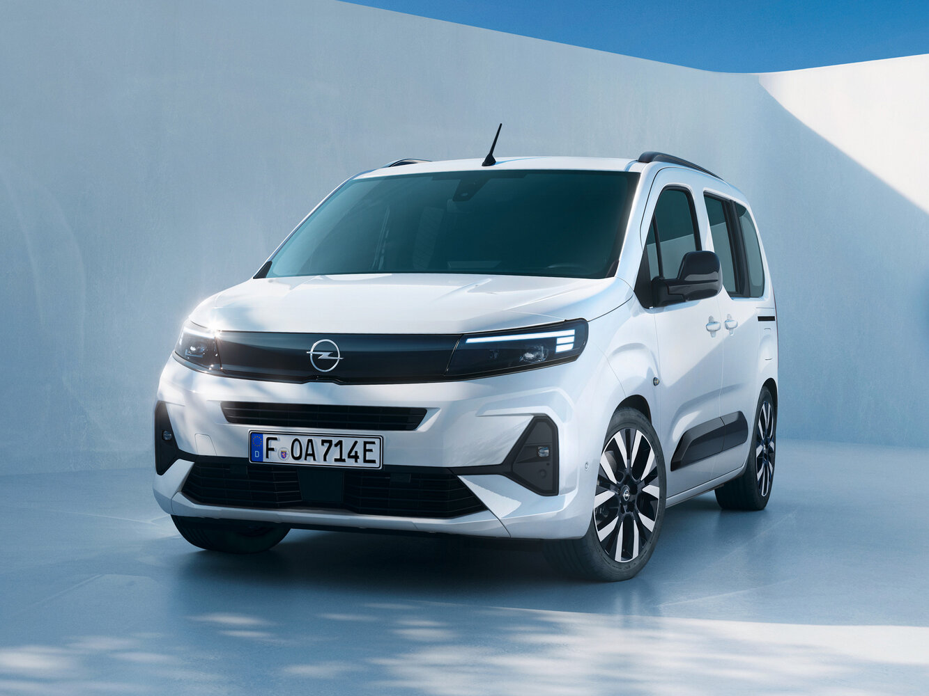 Opel Combo E (2018-2026) - Компактвэн