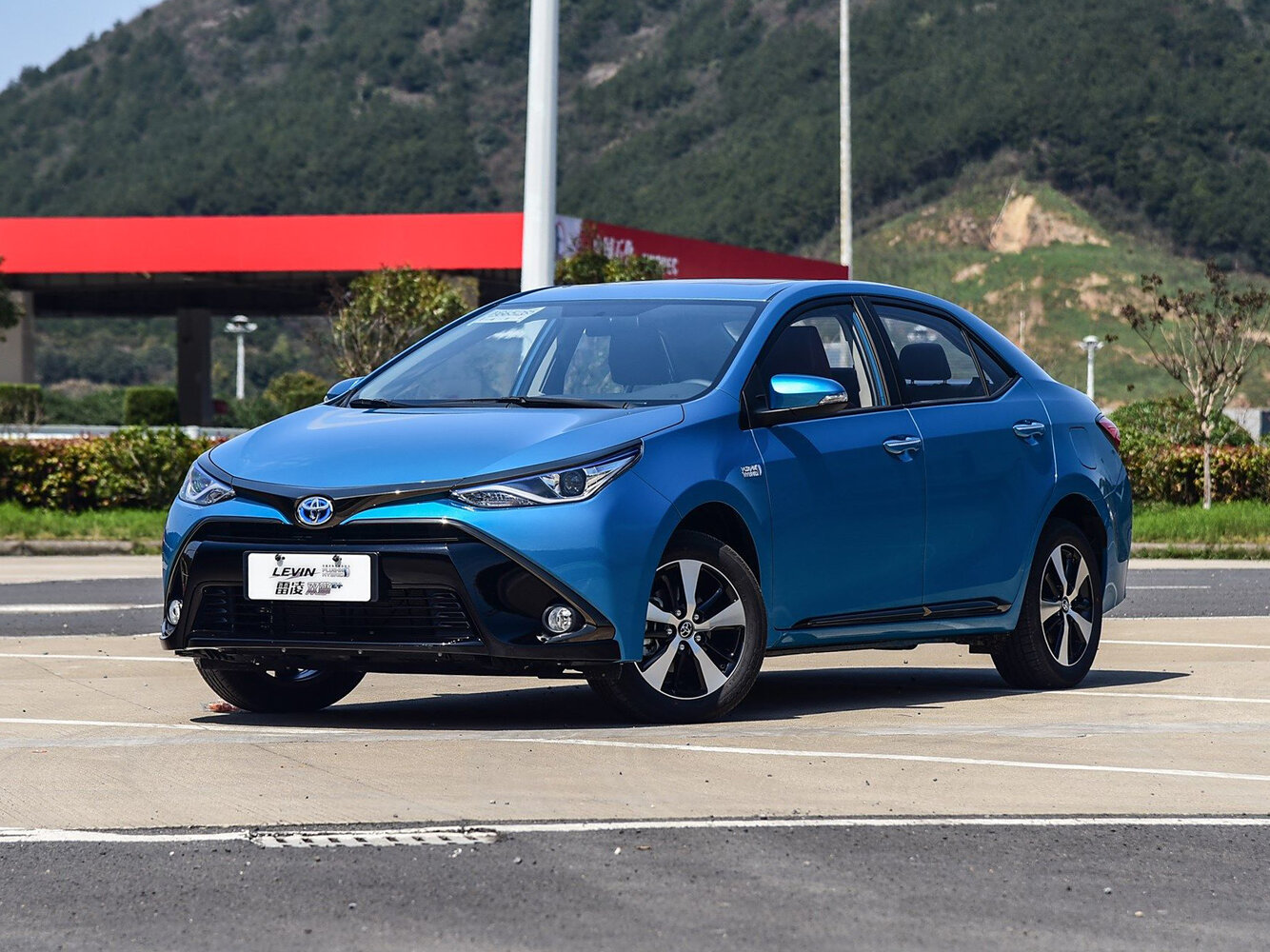 Toyota Levin XI (2014-2019) - Седан Hybrid