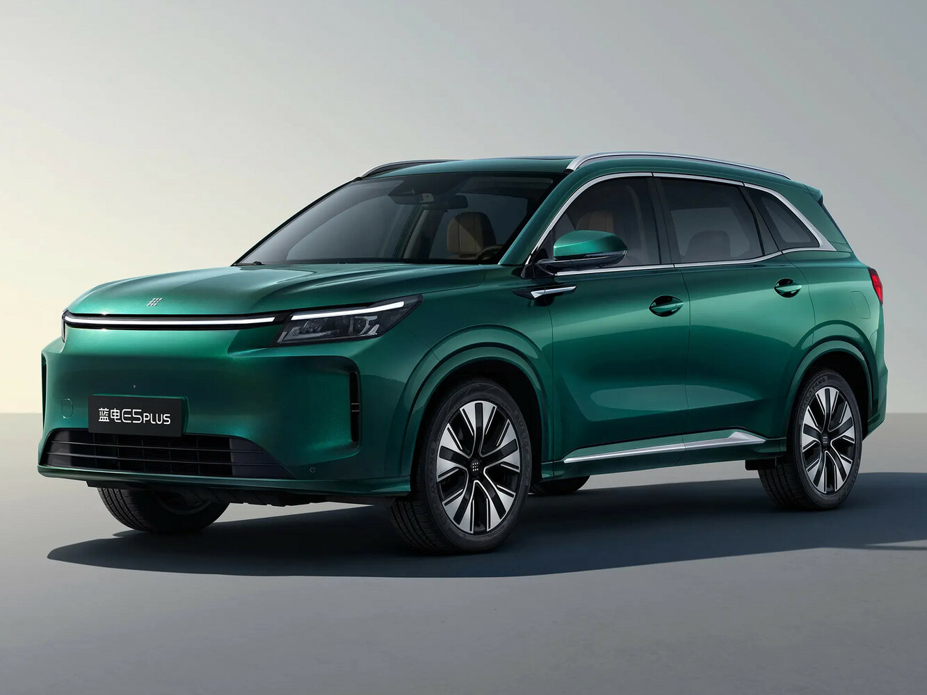 Dongfeng Fengon E5 PLUS (2024-2026) - Внедорожник 5 дв.