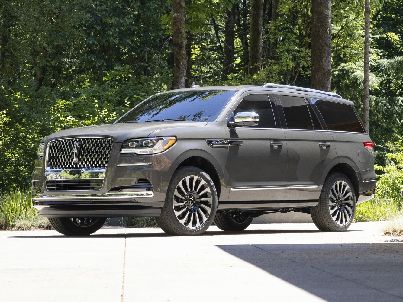 Lincoln Navigator IV (2017-2025) - Внедорожник 5 дв.