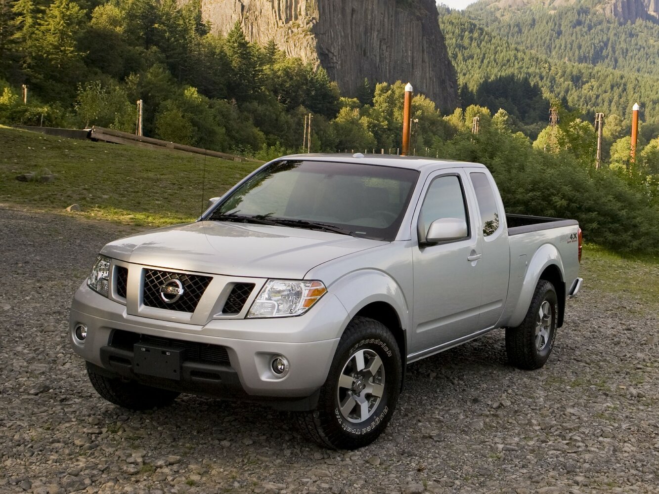 Nissan Frontier II (2009-2021) - Пикап Полуторная кабина King Cab