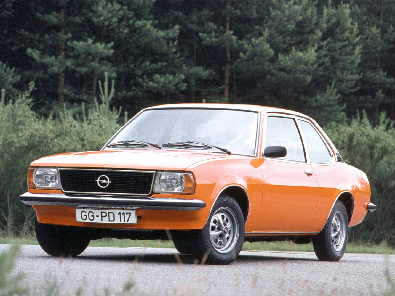 Opel Ascona B (1975-1981) - Седан 2 дв.