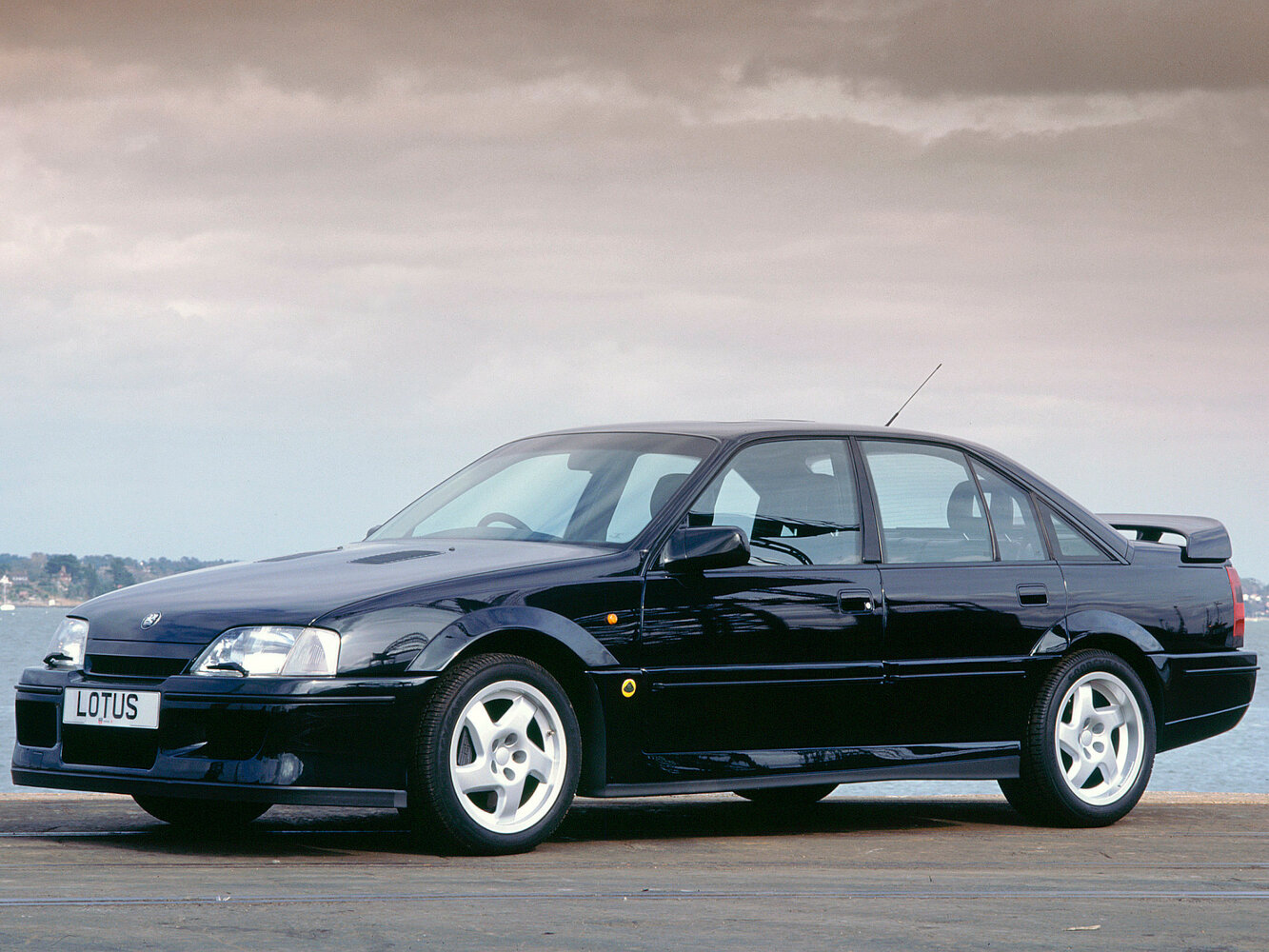 Vauxhall Lotus Carlton I (1990-1992) - Седан