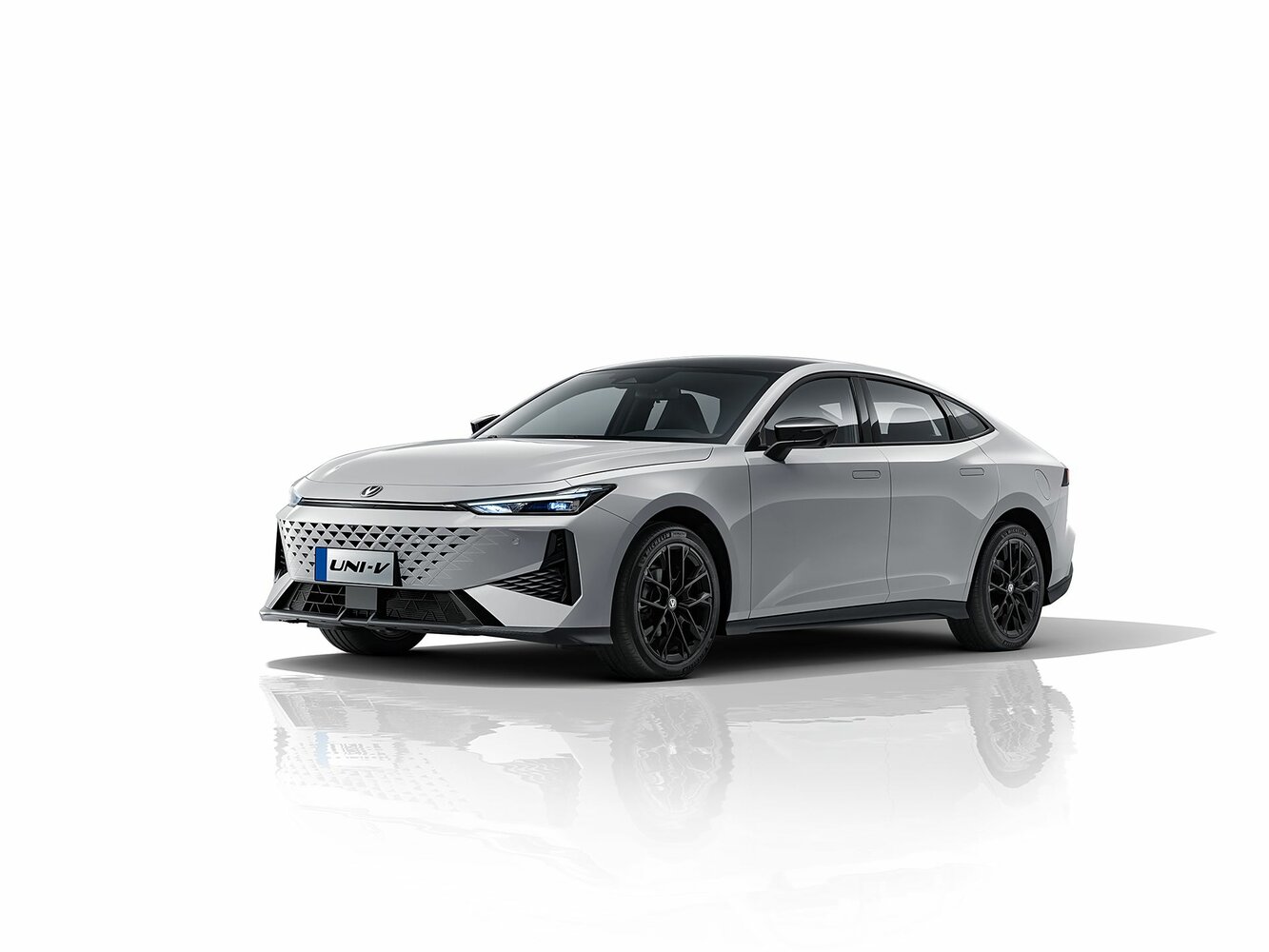 Changan UNI-V I (2022-2026) - Лифтбек