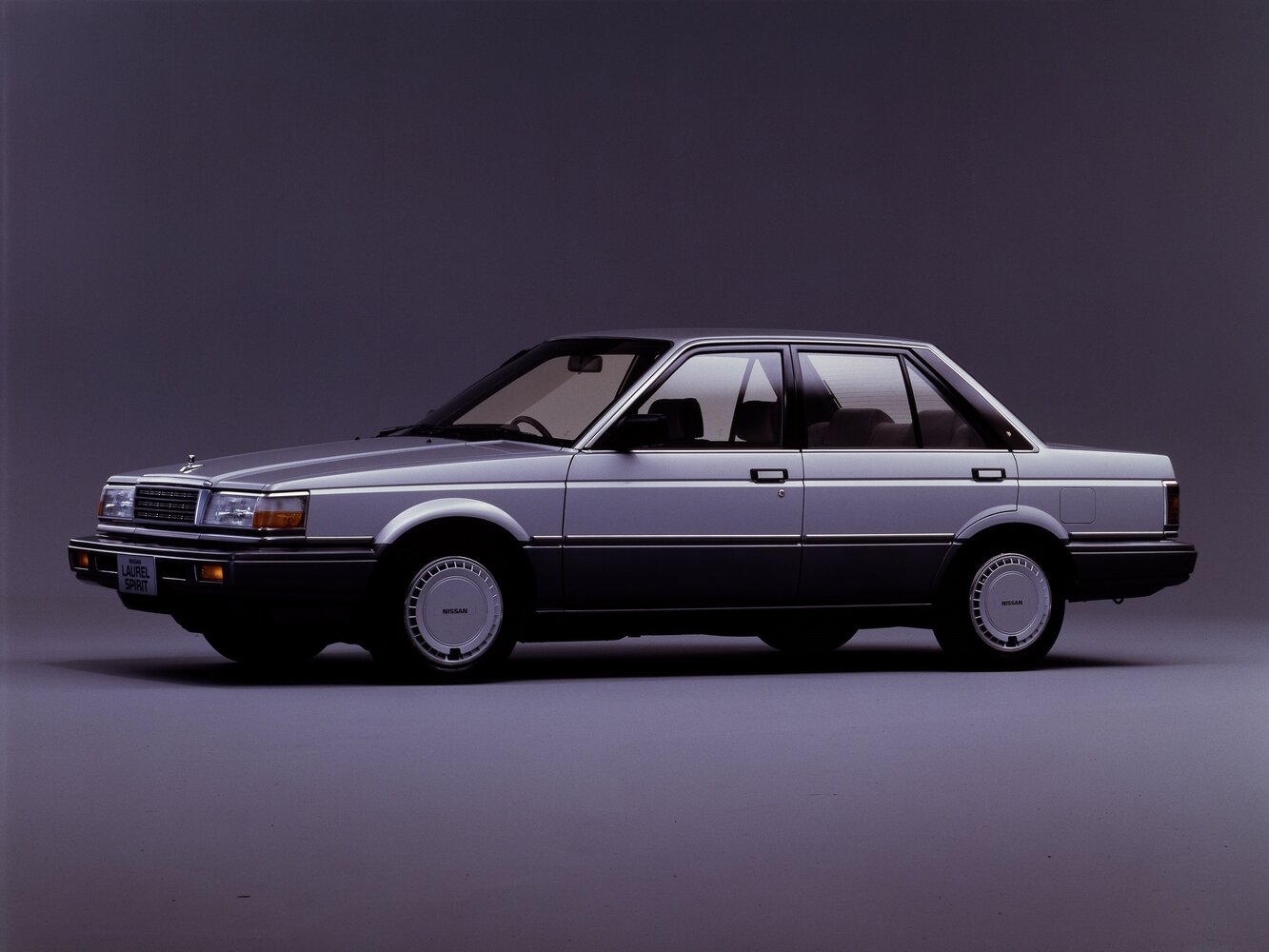 Nissan Laurel Spirit II (1986-1990) - Седан