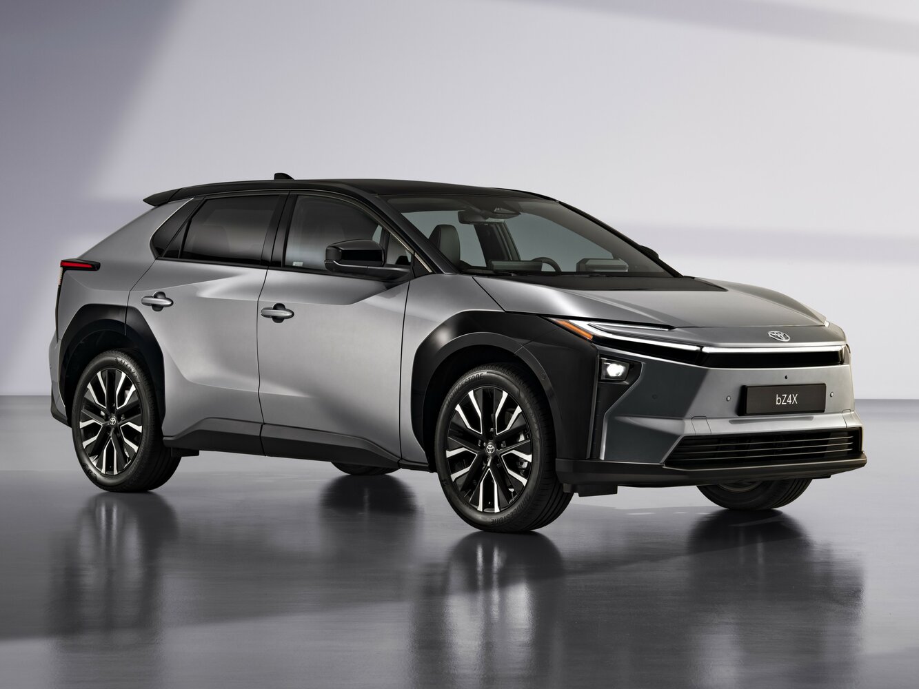 Toyota bZ4X I (2022-2026) - Внедорожник 5 дв.