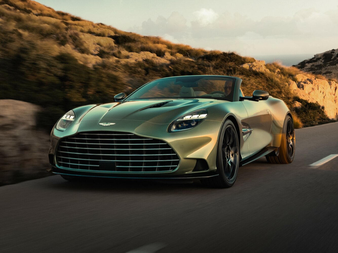 Aston Martin Vanquish III (2024-2026) - Родстер Volante