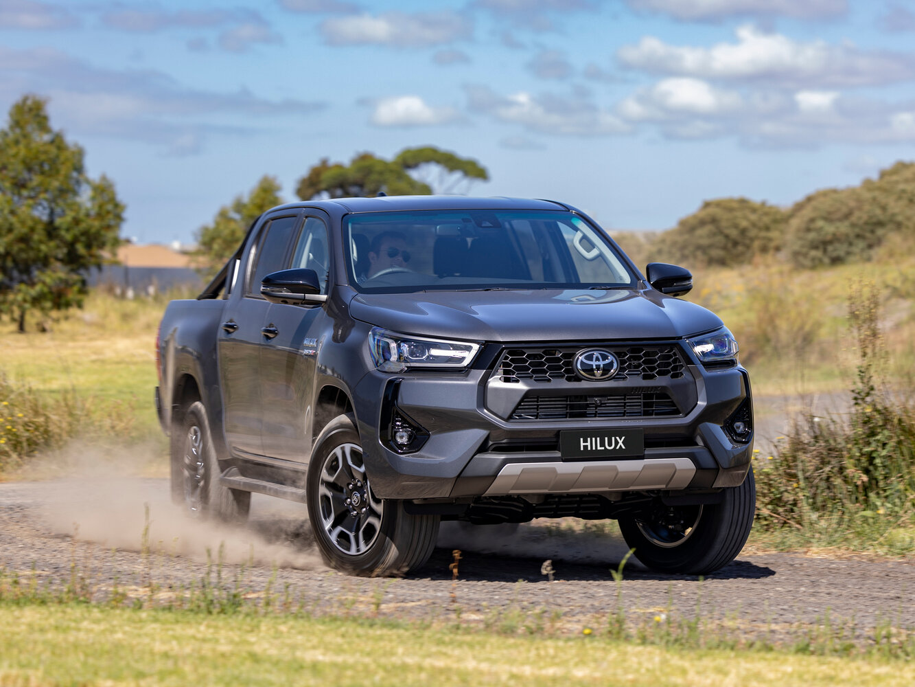 Toyota Hilux VIII (2015-2026) - Пикап Двойная кабина