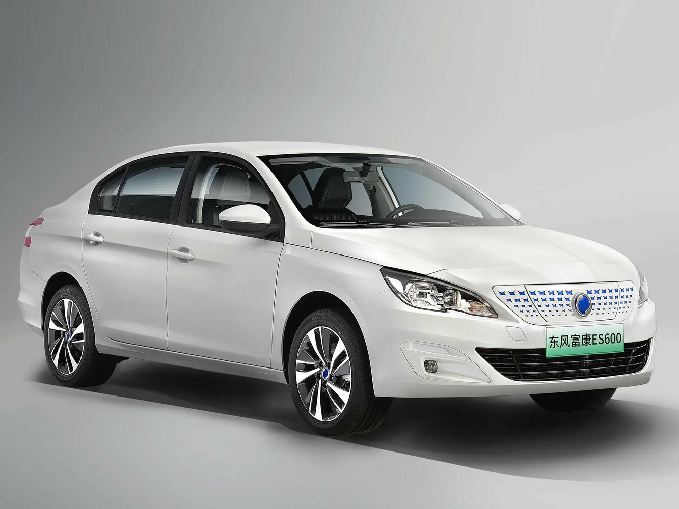 Dongfeng Fukang ES600 I (2022-2026) - Седан
