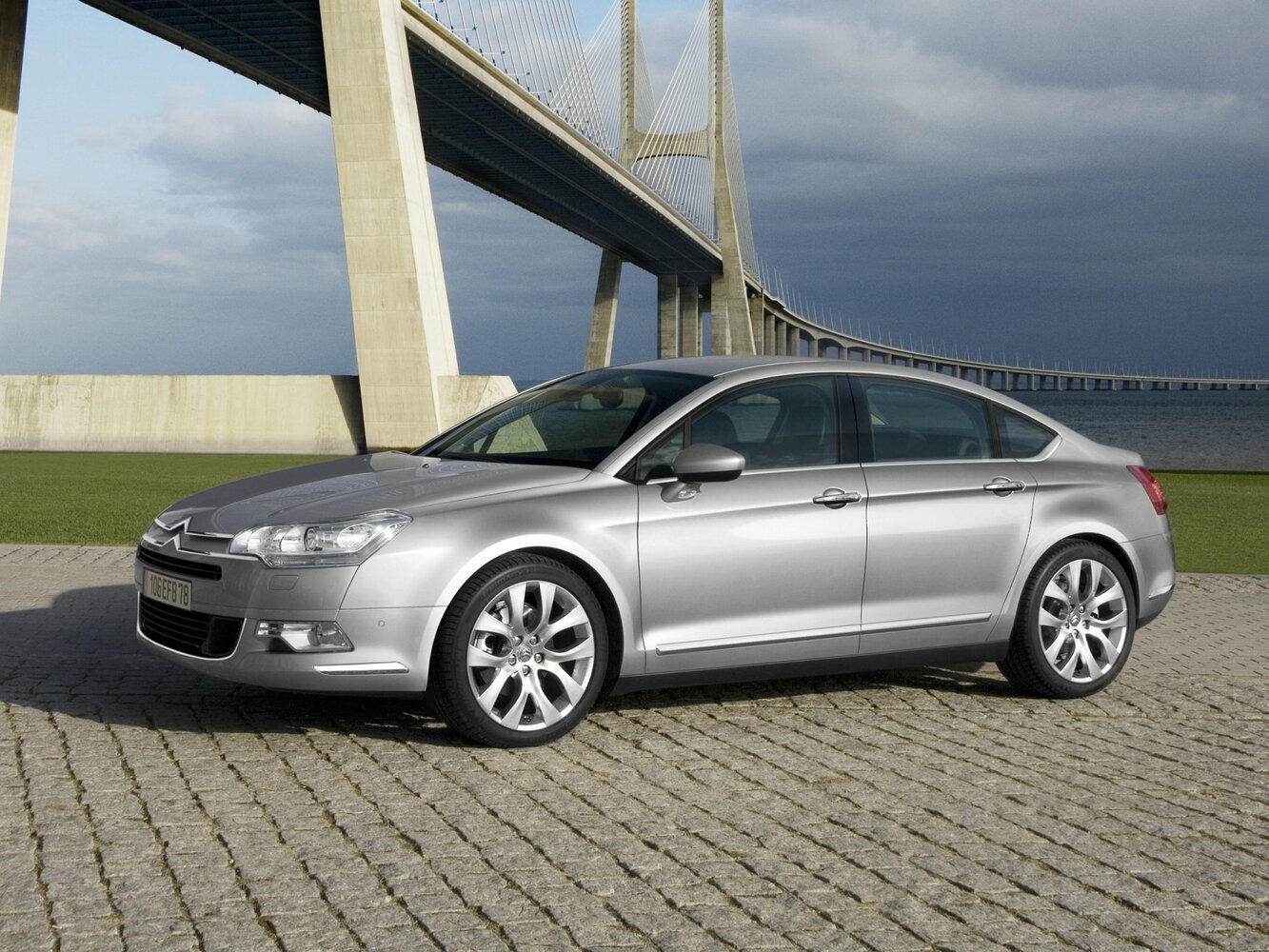Citroen C5 II (2007-2017) - Седан