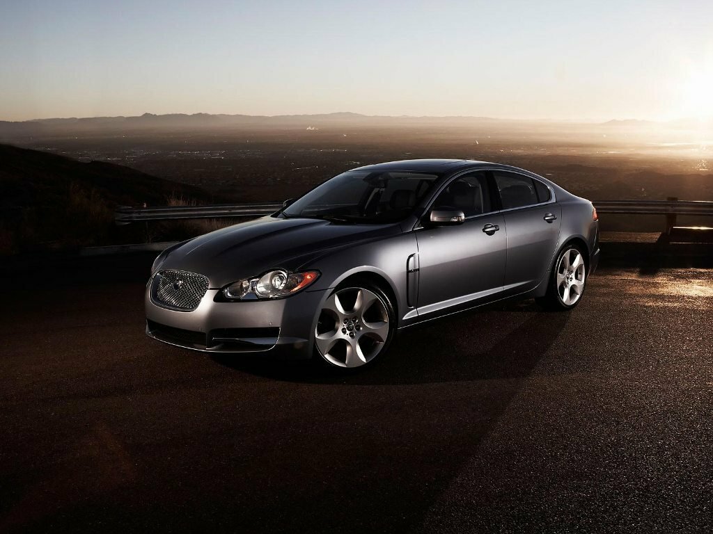 Jaguar XF I (2007-2015) - Седан