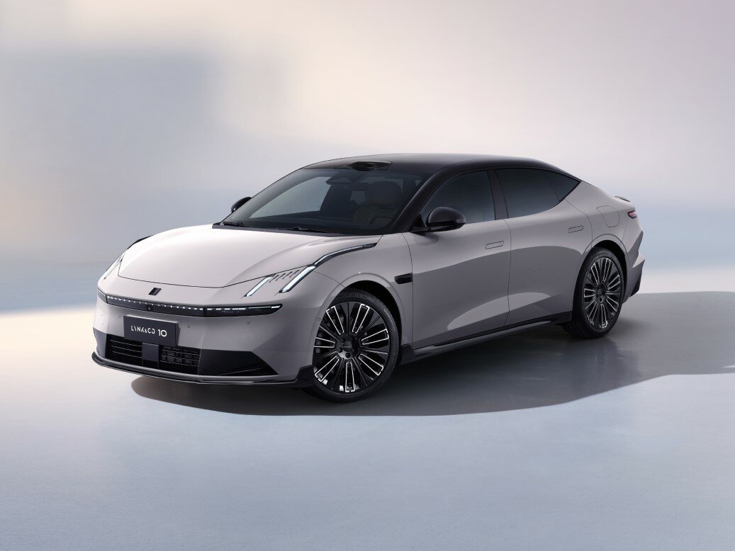 Lynk & Co 10 I (2025-2026) - Седан