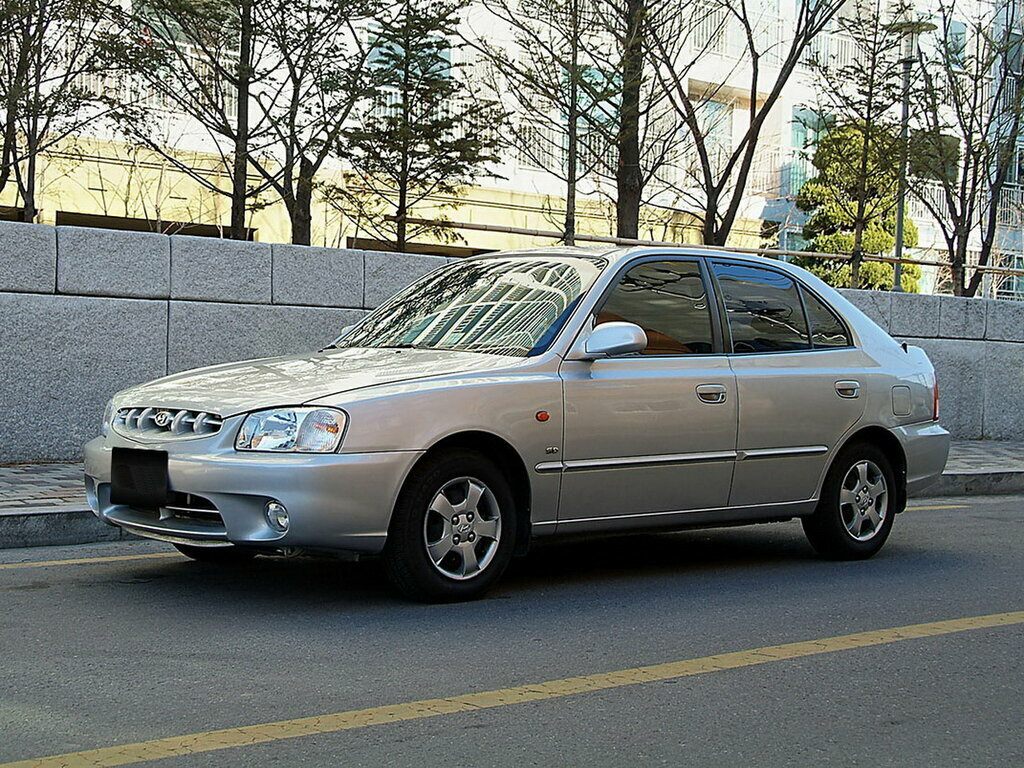 Hyundai Verna I (1999-2005) - Лифтбек