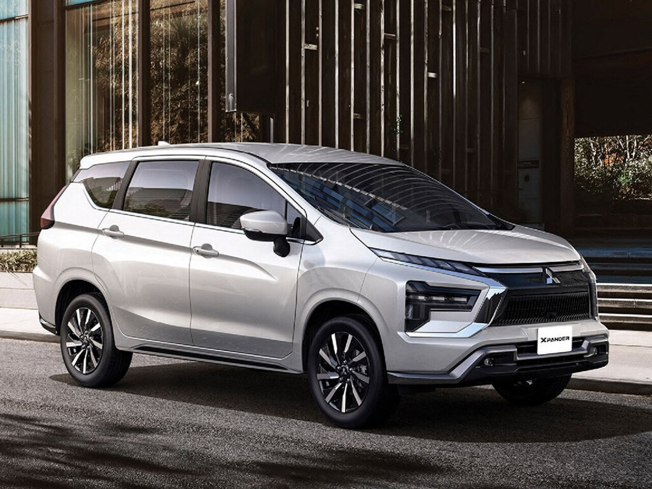 Mitsubishi Xpander I (2017-2026) - Внедорожник 5 дв.