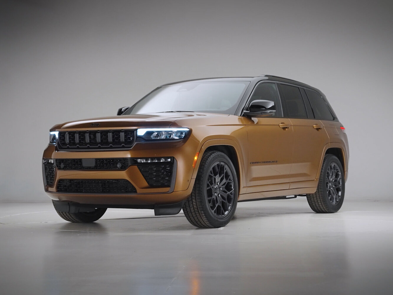 Jeep Grand Cherokee V (2021-2026) - Внедорожник 5 дв.
