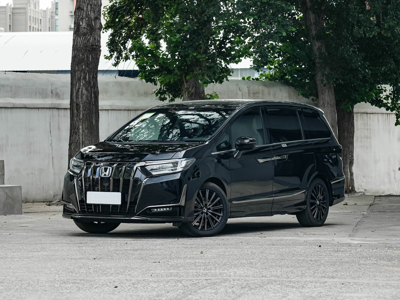 Honda Elysion II (2016-2026) - Минивэн
