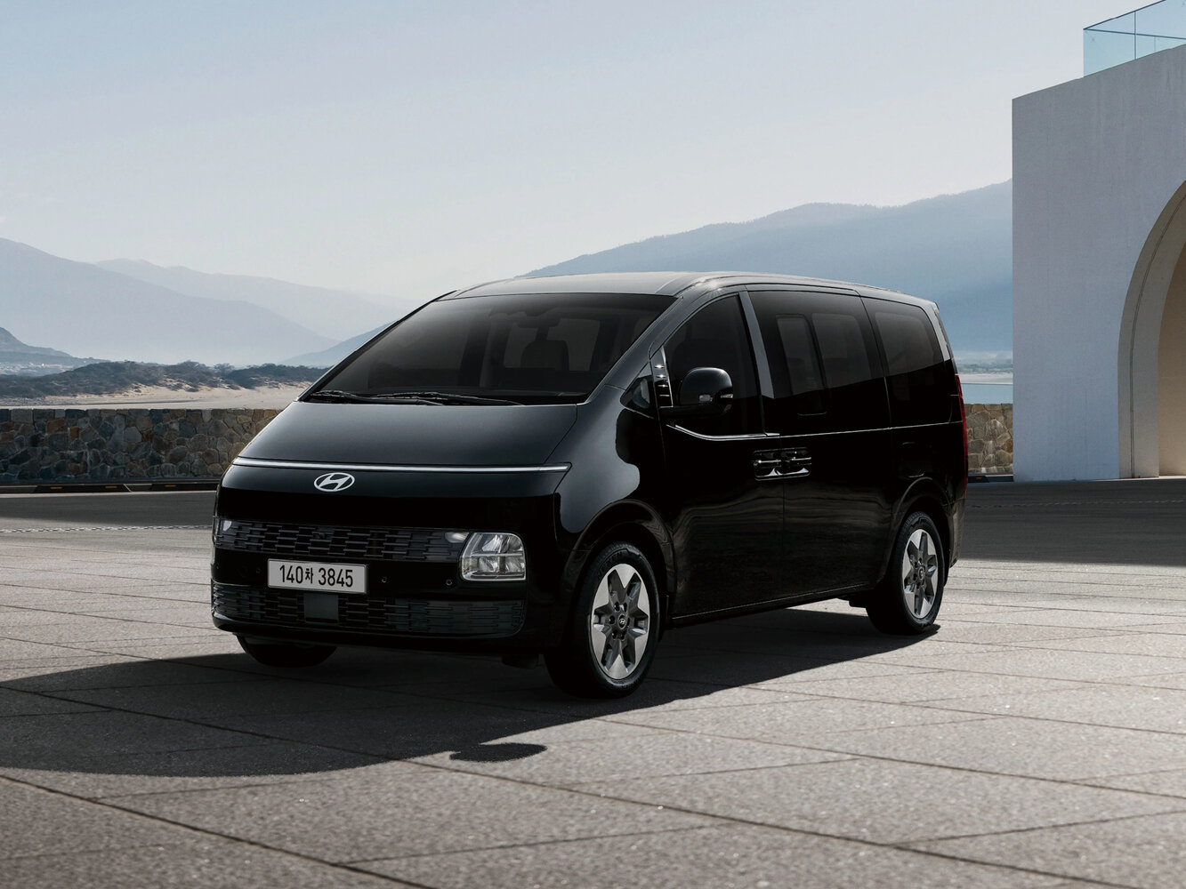 Hyundai Staria I (2021-2026) - Минивэн