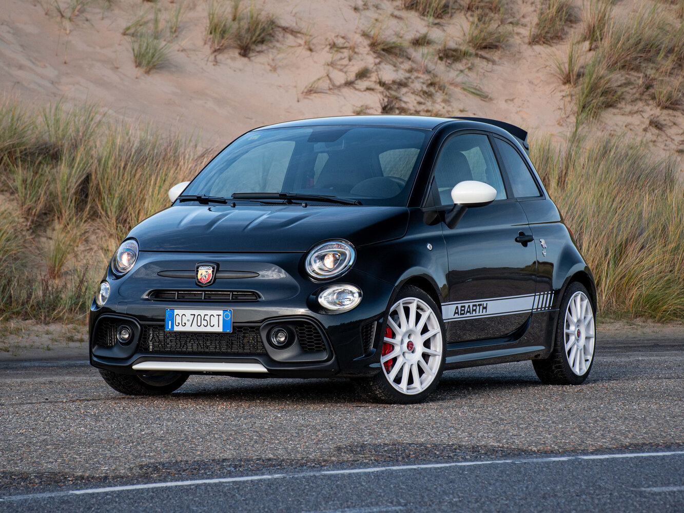 Abarth 695 I (2010-2024) - Хэтчбек 3 дв.