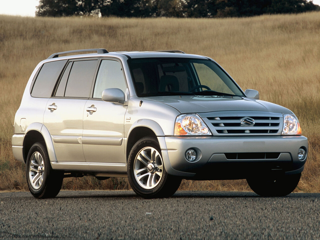 Suzuki XL7 I (1998-2006) - Внедорожник 5 дв.