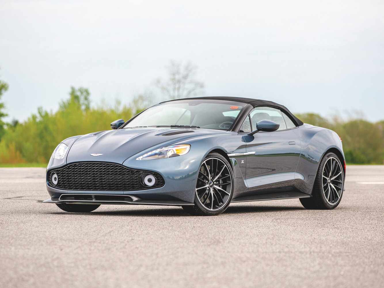 Aston Martin Vanquish Zagato II (2016-2018) - Кабриолет Volante