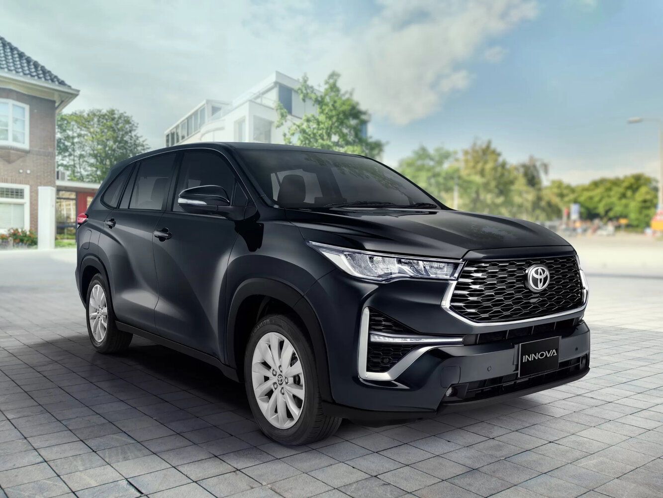 Toyota Innova III (2022-2026) - Компактвэн