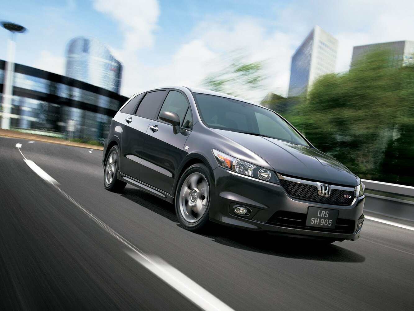 Honda Stream II (2006-2014) - Компактвэн