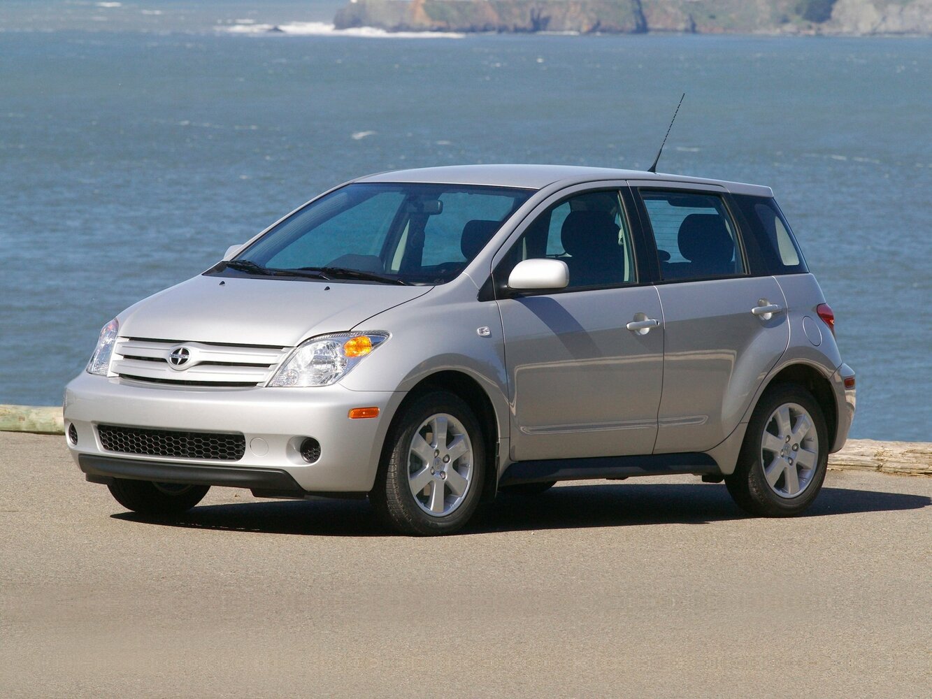 Scion xA I (2003-2006) - Хэтчбек 5 дв.