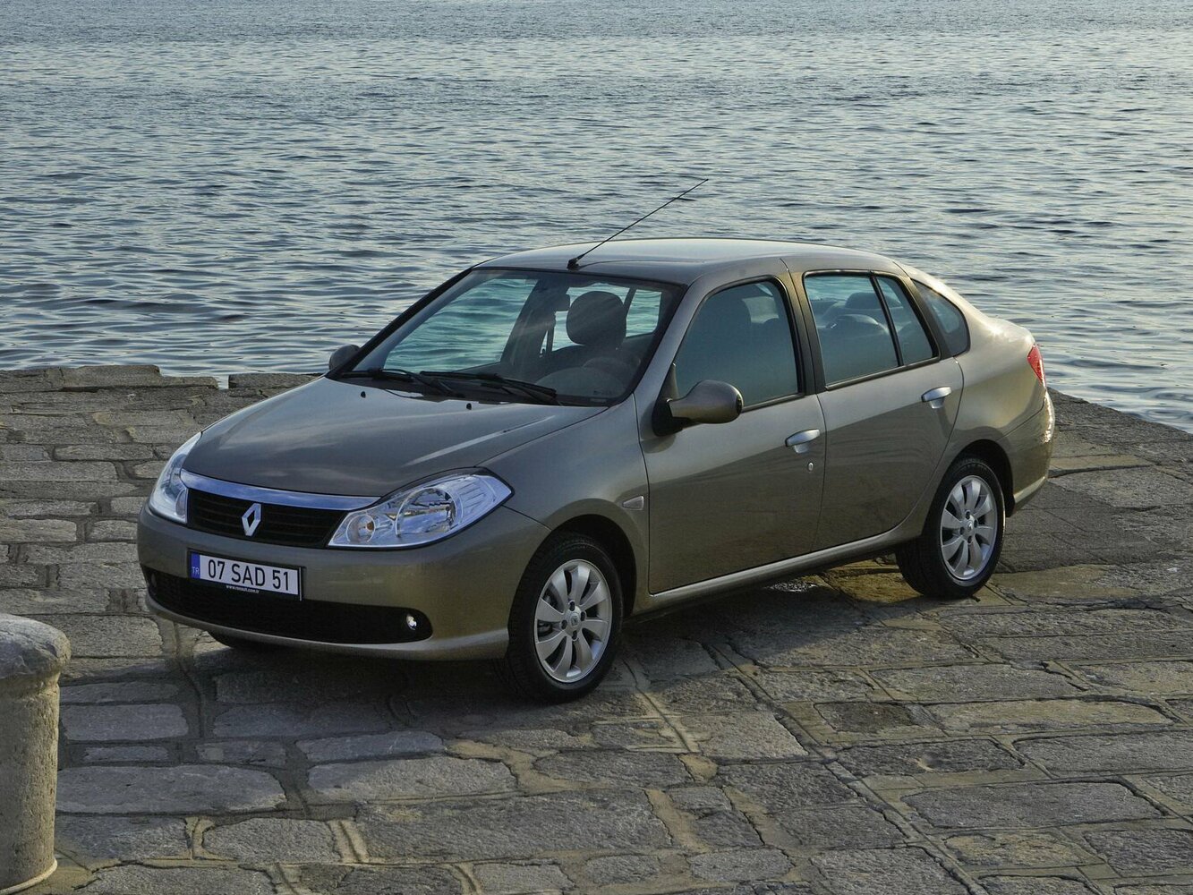 Renault Symbol ll (2008-2012) - Седан