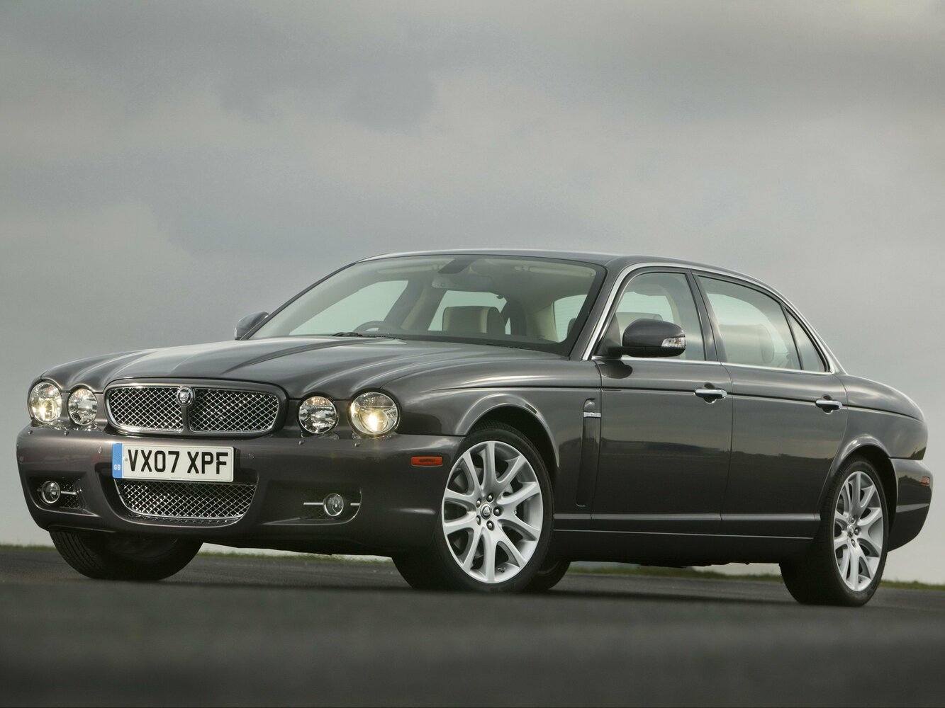 Jaguar XJ III (2003-2009) - Седан Long