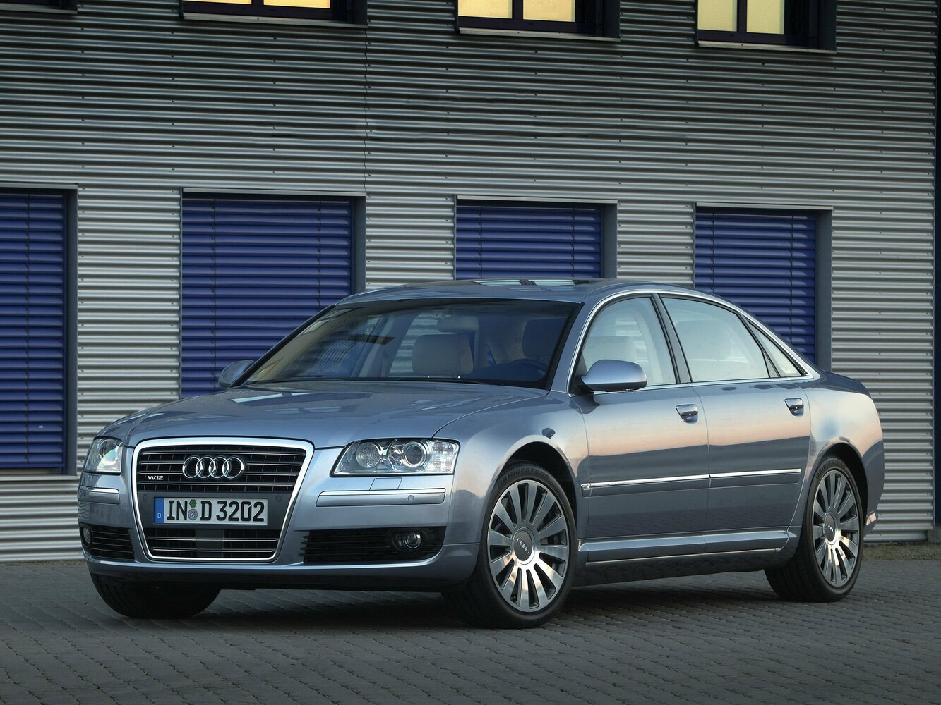 Audi A8 II (2002-2010) - Седан Long