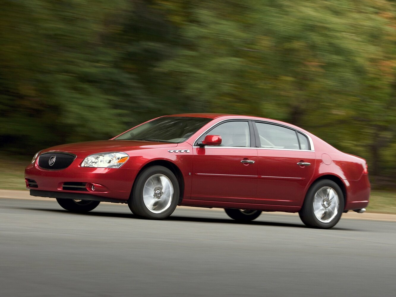 Buick Lucerne I (2005-2011) - Седан