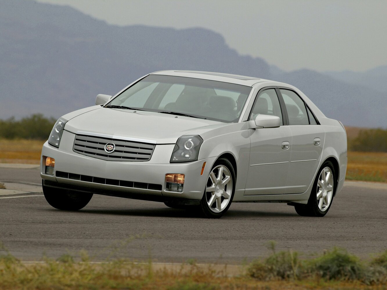 Cadillac CTS I (2002-2007) - Седан