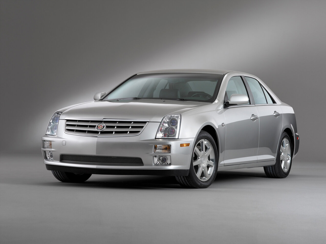 Cadillac STS I (2004-2011) - Седан