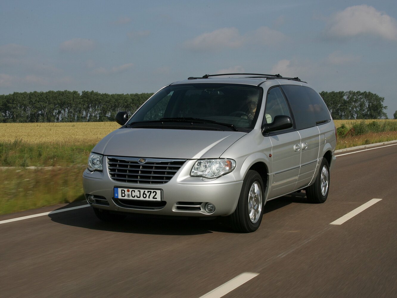 Chrysler Voyager IV (2000-2008) - Минивэн Grand
