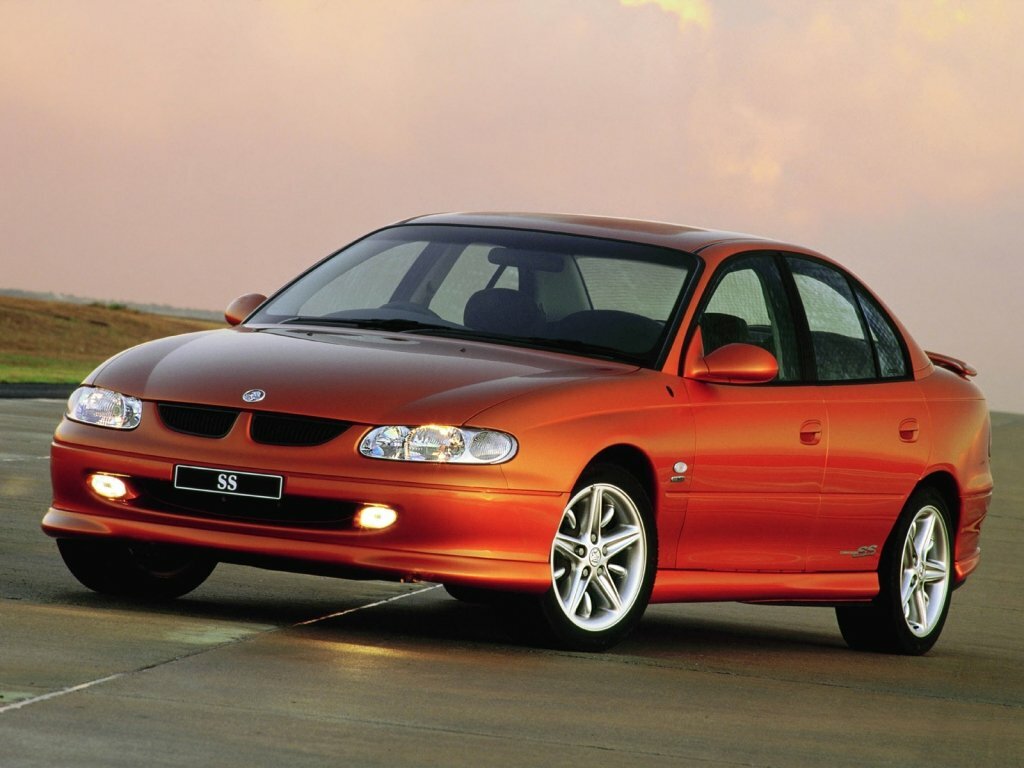 Holden Commodore III (1997-2002) - Седан