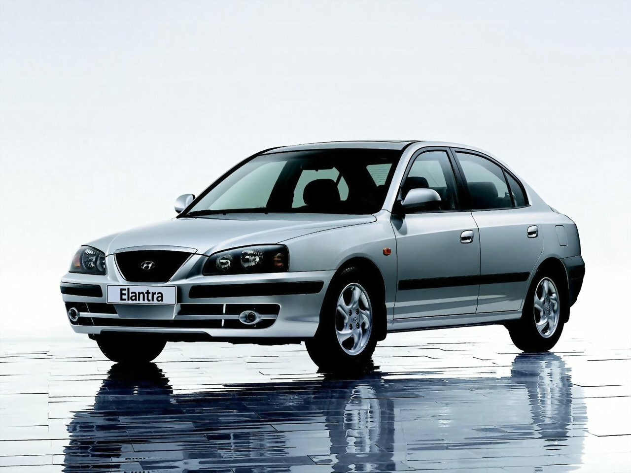 Hyundai Elantra III (2000-2010) - Седан