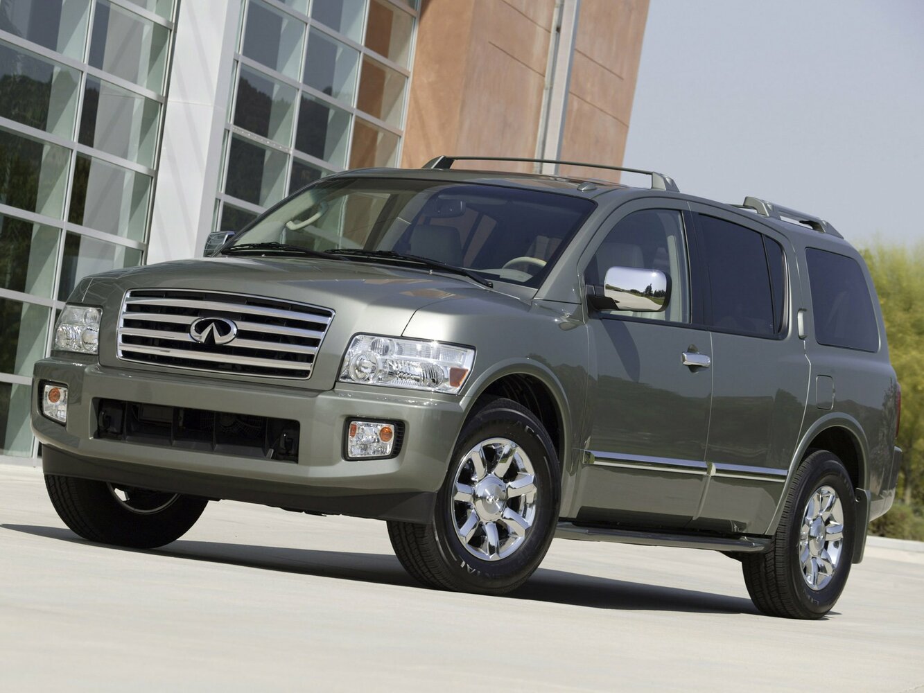 Infiniti QX56 I (2004-2010) - Внедорожник 5 дв.