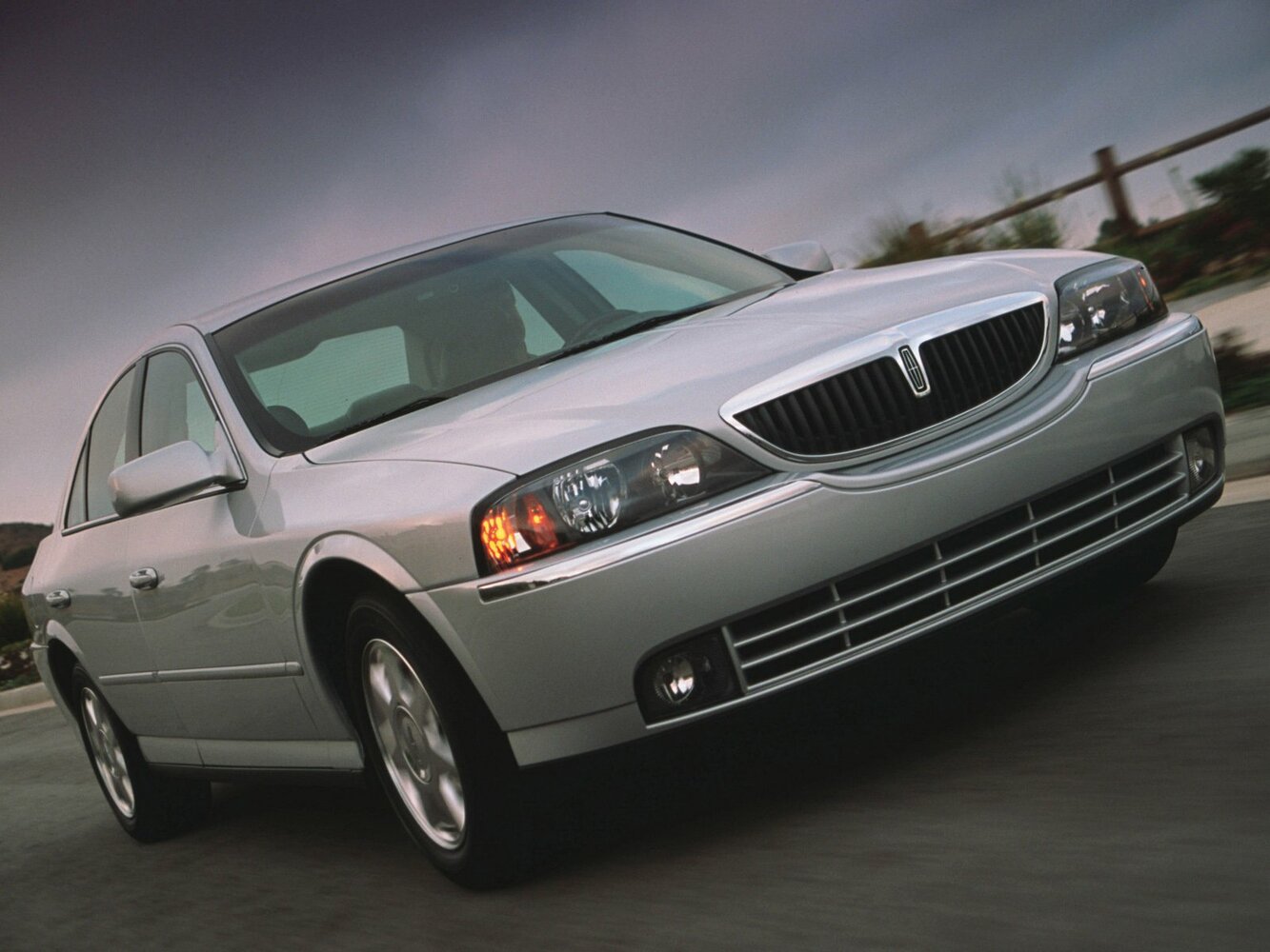 Lincoln LS I (1999-2006) - Седан