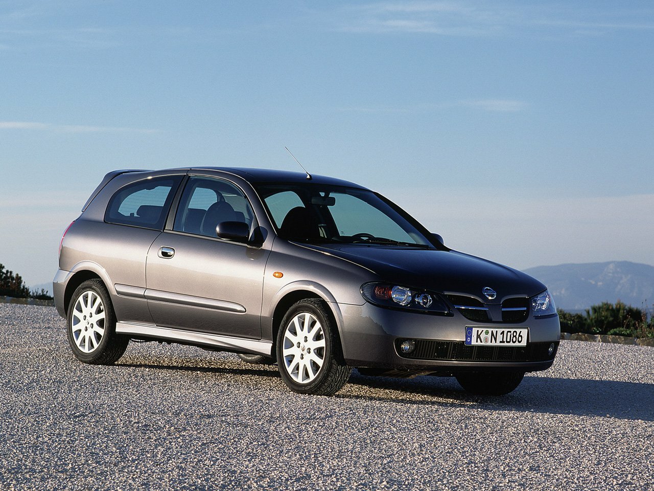 Nissan Almera II (2000-2006) - Хэтчбек 3 дв.