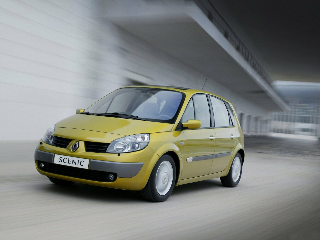 Renault Scenic II (2003-2009) - Компактвэн