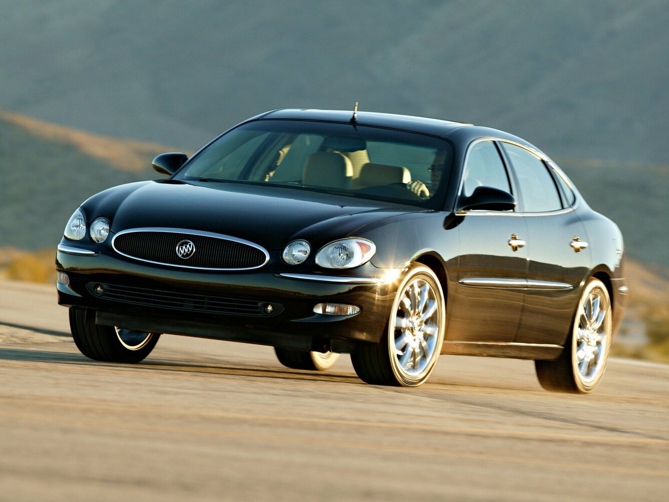 Buick LaCrosse I (2004-2009) - Седан