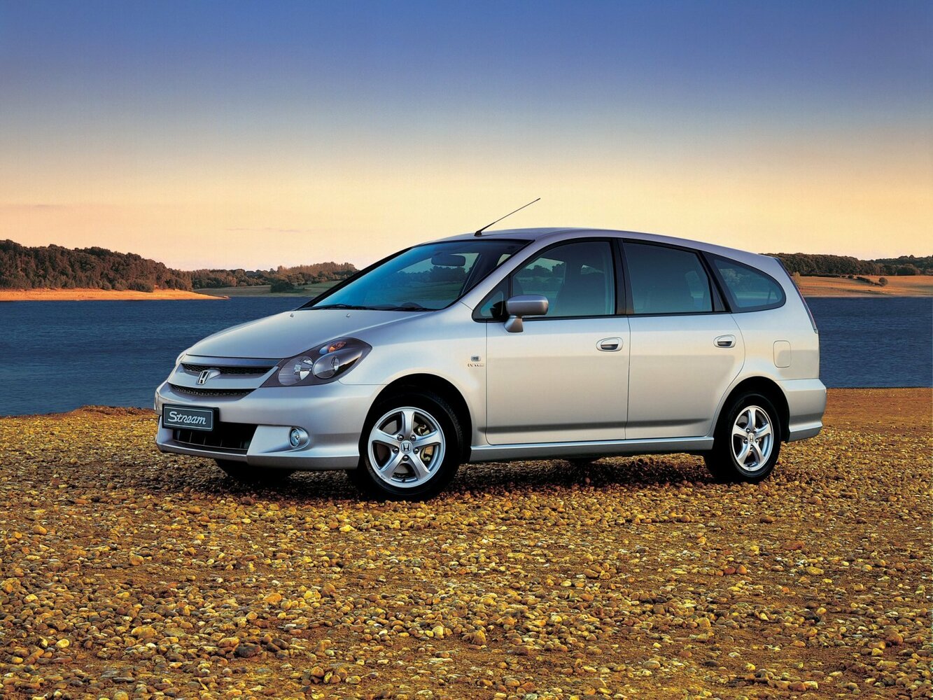 Honda Stream I (2000-2006) - Компактвэн