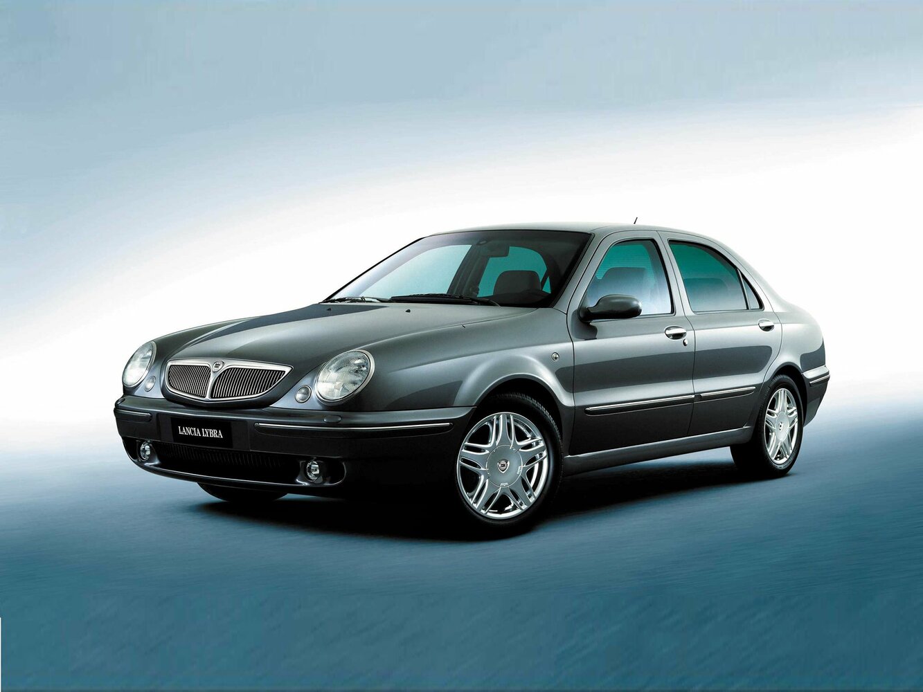 Lancia Lybra I (1999-2006) - Седан